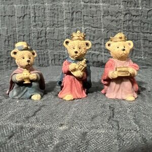 C Cory Resin little Bear Nativity  3 Kings